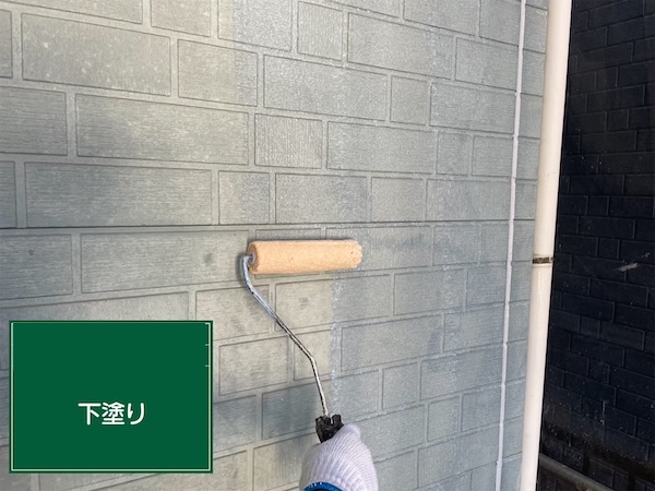 港南区N様邸外壁下塗り