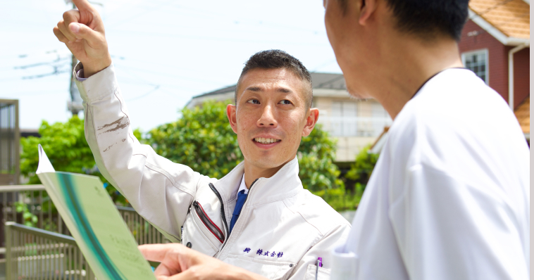 お客様にご説明している様子