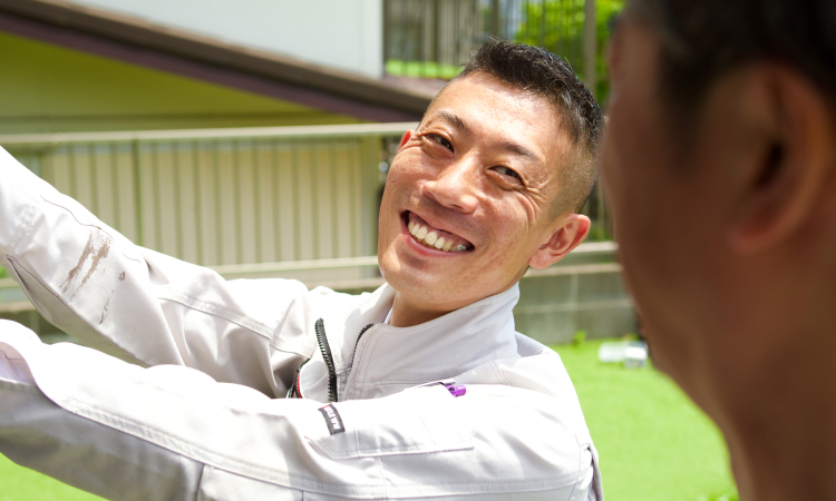 お客様にご説明している様子