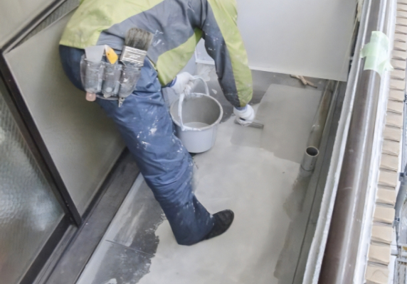 ベランダの防水作業施工中
